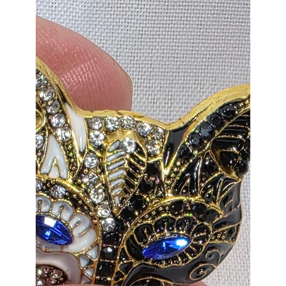 Vintage Style Tuxedo Cat Face Brooch Enamel Rhinestone Blue Eyes Gold Tone Pin - Picture 4 of 8